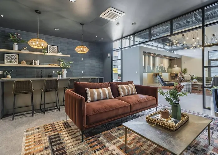 Cozy Apt+gym+ev+free Onsite Parking+near Upmc Apartment