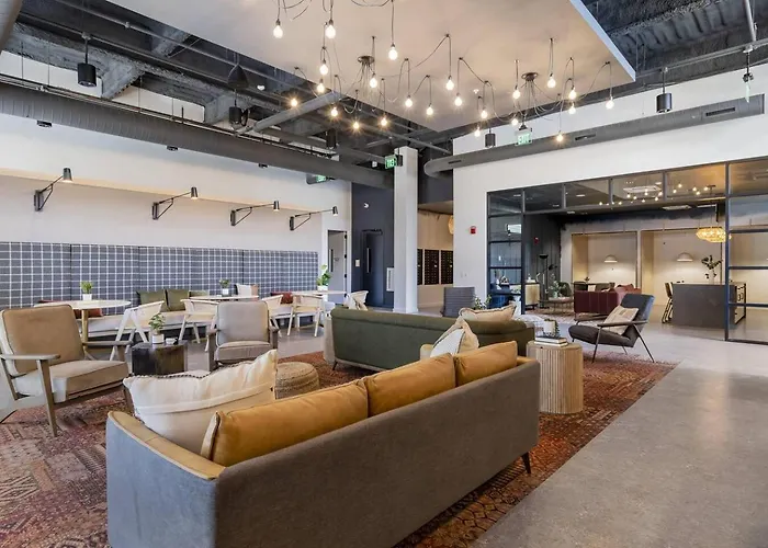 Cozy Apt+gym+ev+free Onsite Parking+near Upmc
