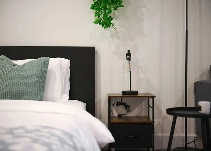 Cozy Apt+gym+ev+free Onsite Parking+near Upmc