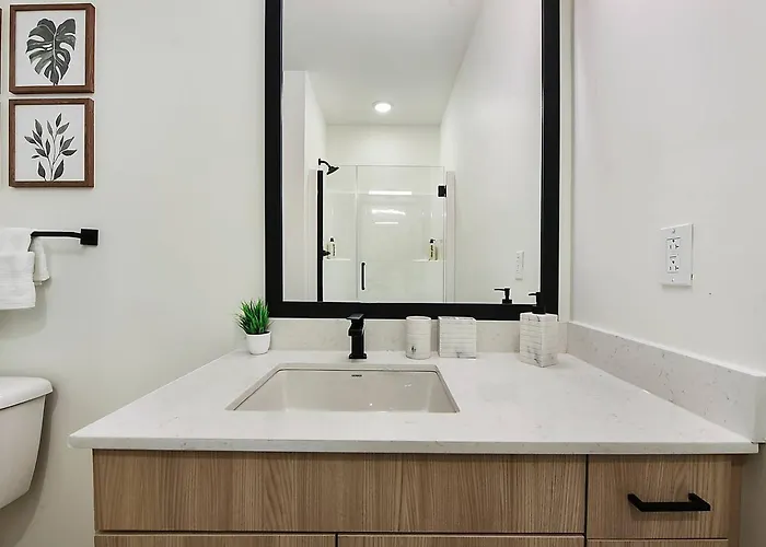 Cozy Apt+gym+ev+free Onsite Parking+near Upmc *